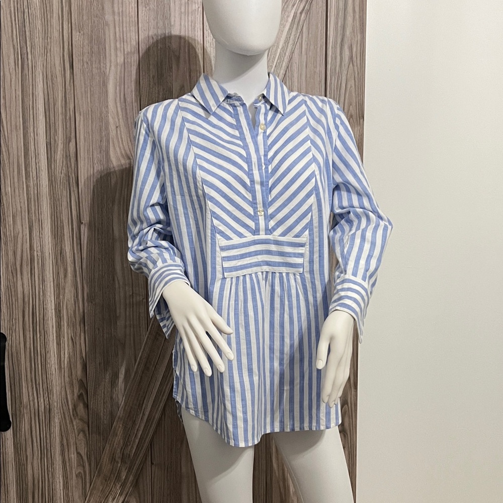 Vineyard Vines Blue and White Striped Button Down Shirt